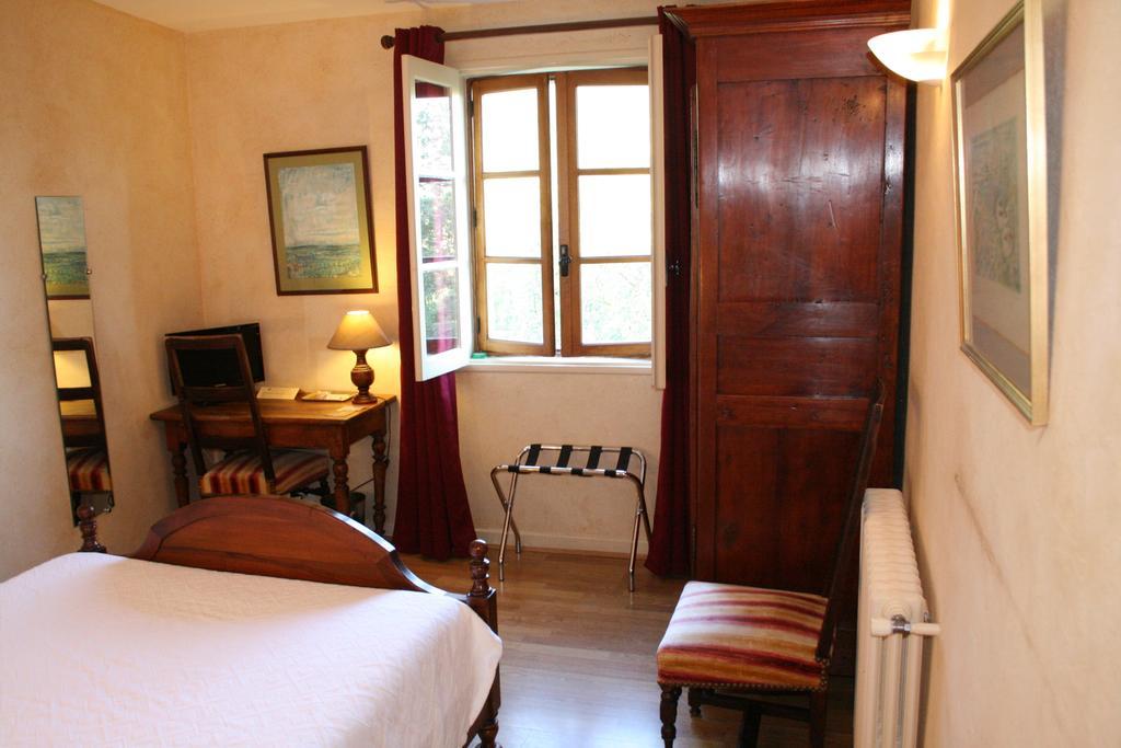 Logis Hotel Les Hospitaliers Le Poët-Laval Habitación foto